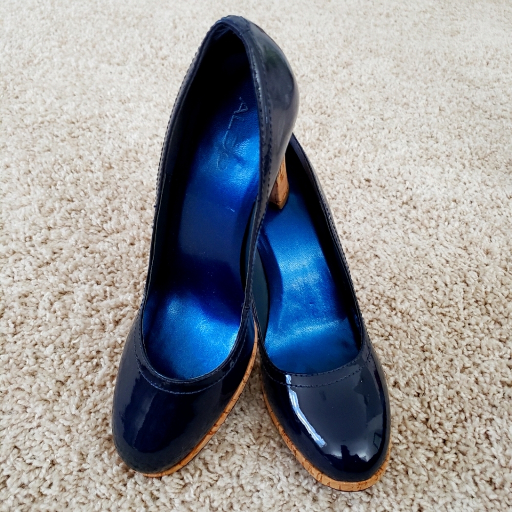 Aldo Blue Patent Leather Heels Size 8